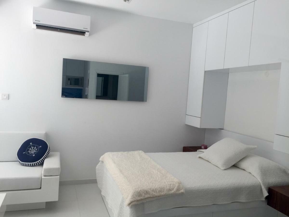 Modern Seaview Beach Studio Limassol Eksteriør billede